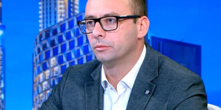 Игор Симић: Приштина покушава да применом закона о странцима избрише близу 10.000 Срба са КиМ