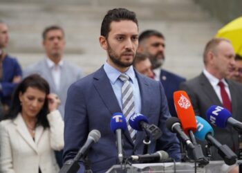 РАСПАД ОПОЗИЦИЈЕ ПРЕД ИЗБОРЕ: ПСГ одбија изборе, студенти их ставили на 15. место