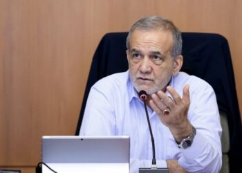 „ИРАН НЕ ОКЛЕВА ДА СЕ СУПРОТСТАВИ АГРЕСОРИМА“ Пезешкијан Макрону: Ово што нам раде Америка и Израел је незаконито