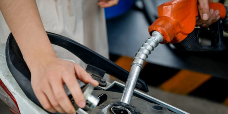 Влада продужила забрану извоза нафте и нафтних деривата