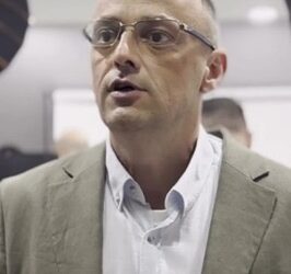 БЛОКАДЕР ИЗ БОРА НАВОДНО БИВШИ ХЕРОИНСКИ ЗАВИСНИК