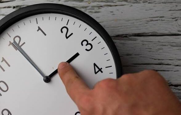 СТИЖЕ ЛЕТЊЕ РАЧУНАЊЕ ВРЕМЕНА: Ево када померамо сат у Србији