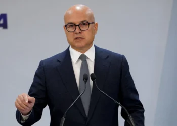 ВУЧЕВИЋ: ИМАМО ПРАВО НА СЕЋАЊЕ, СУЗУ И ПОЧАСТ ЗА ЈУНАКЕ