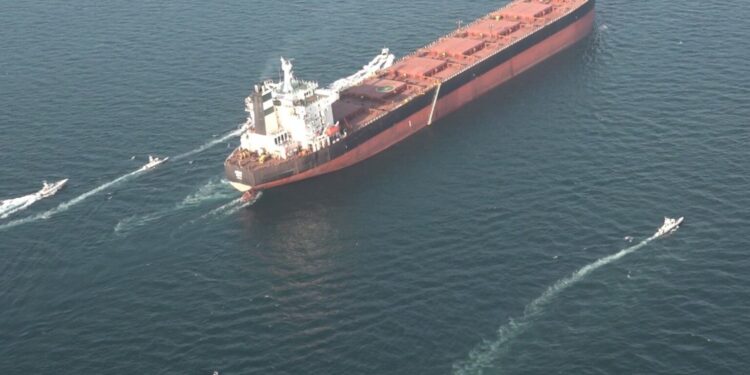 Иран открио који су услови за отварање Ормузког мореуза