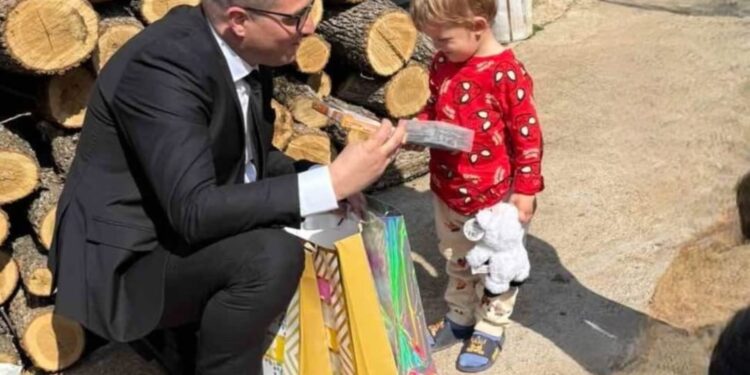 Подршка породицама у фокусу: Радош Пејовић обишао Књажевац и Бор и разговарао са грађанима