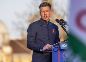 ШОК ТВРДЊЕ КОЈЕ ЛЕДЕ КРВ У ЖИЛАМА: Петер Мађар „ПЕКАО ПСА У МИКРОТАЛАСНОЈ“ ПРЕД ДЕЦОМ?!