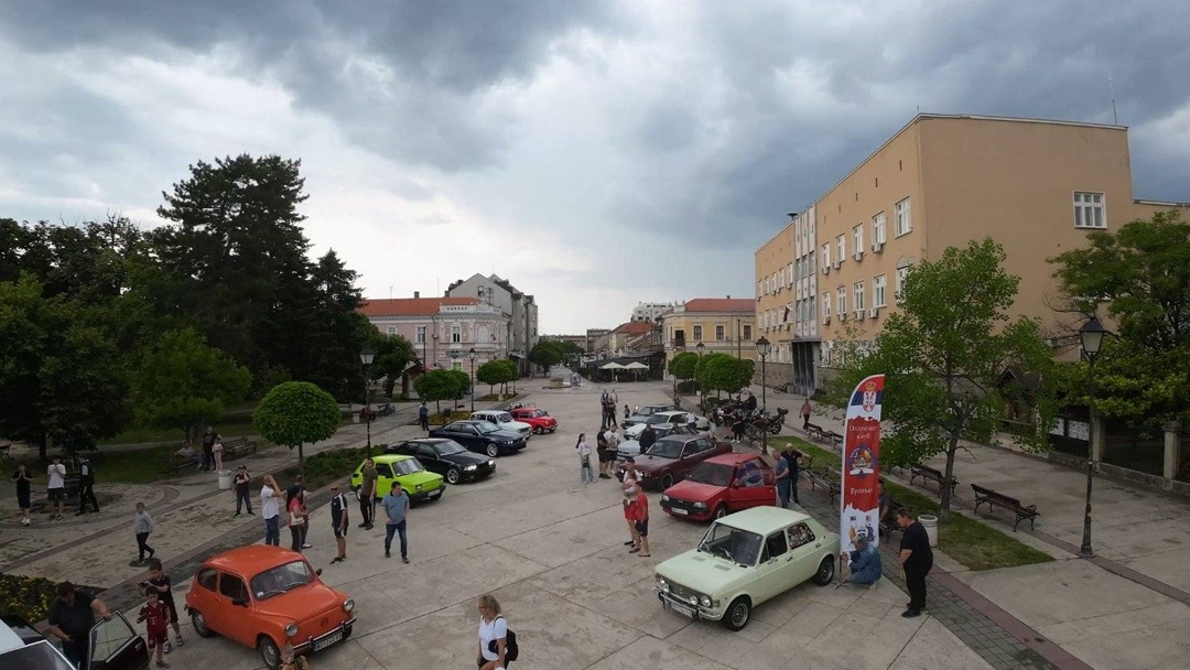„Рели пријатељства” окупио љубитеље олдтајмера у Неготину