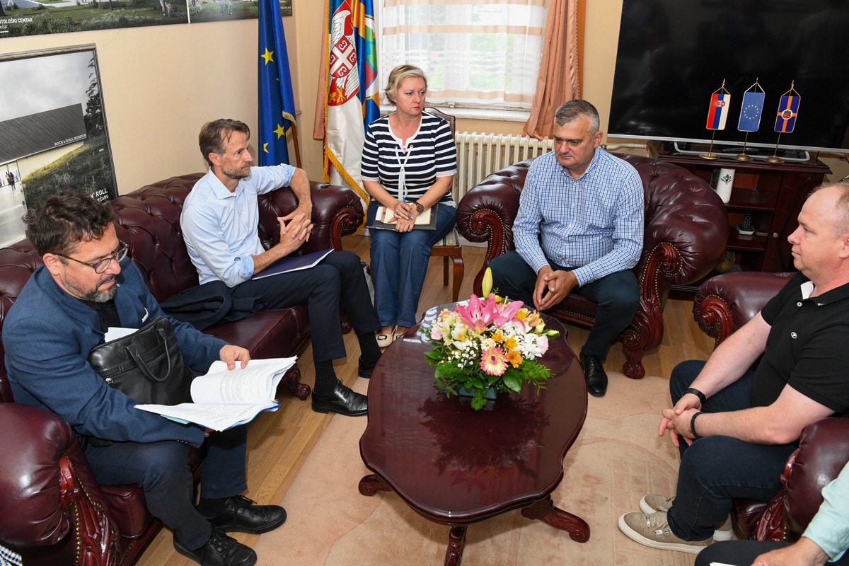 АМБАСАДОР ЕУ У ЗАЈЕЧАРУ: Андреас фон Бекерат посетио Феликс Ромулијану и разговарао са грађанима