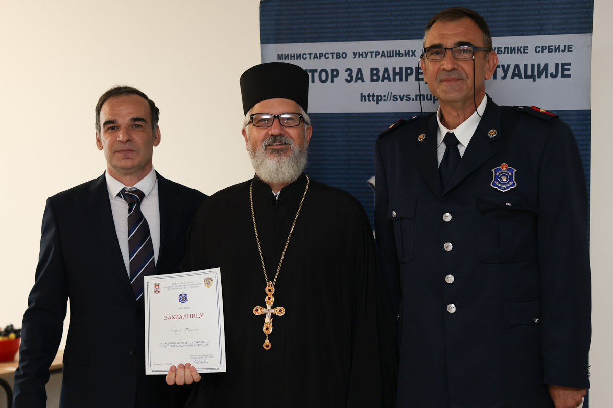 ДАН СЕКТОРА ЗА ВАНРЕДНЕ СИТУАЦИЈЕ: У Зајечару уручене захвалнице за подршку ватрогасцима-спасиоцима