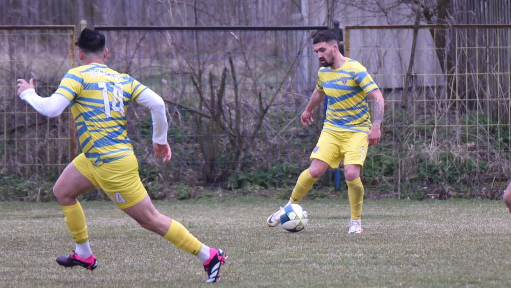 Fudbaleri OFK Slatina i OFK Zlot u četvrtom kolu Zone Istok